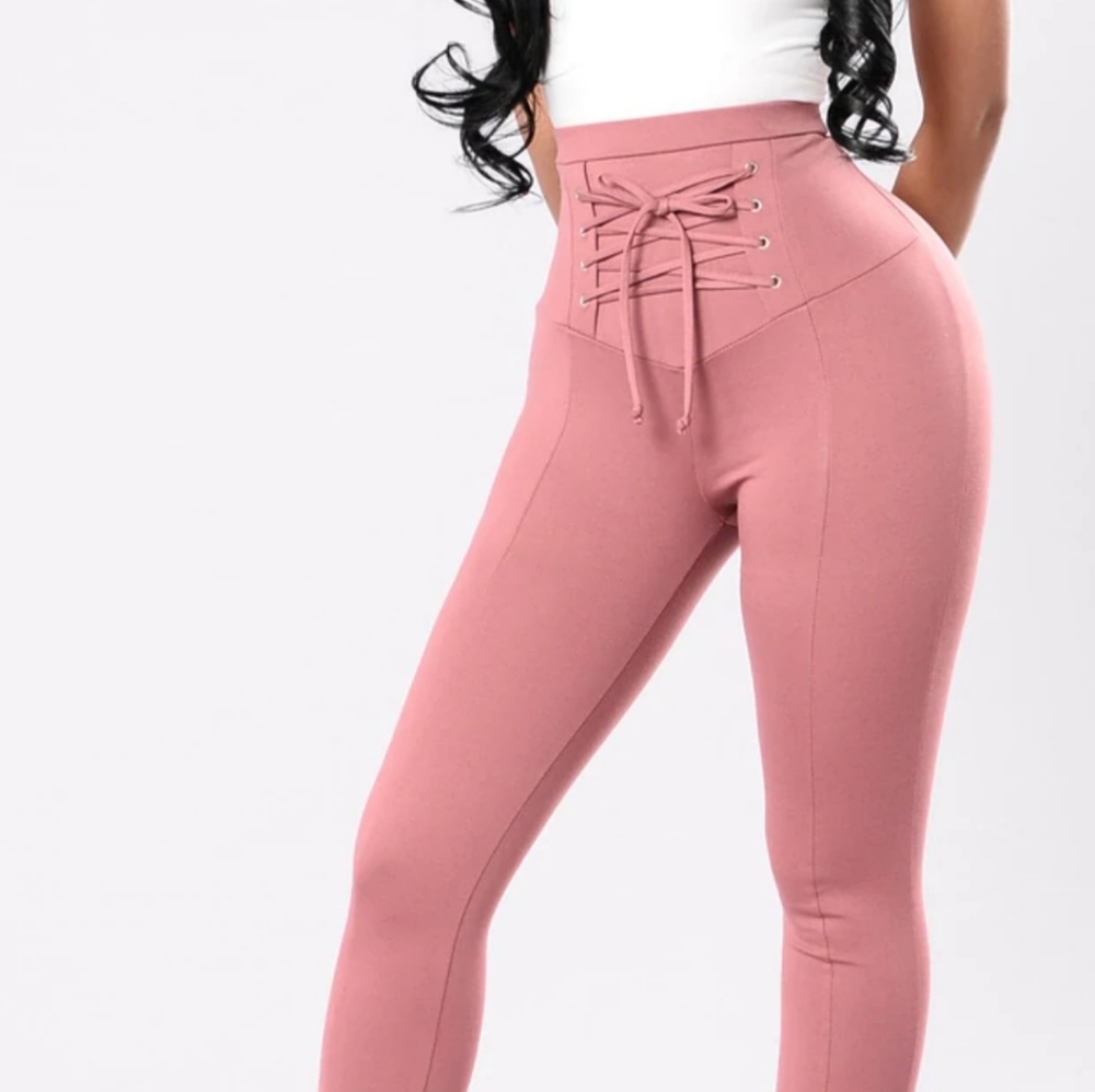 Mauve spandex pants (price not negotiable)